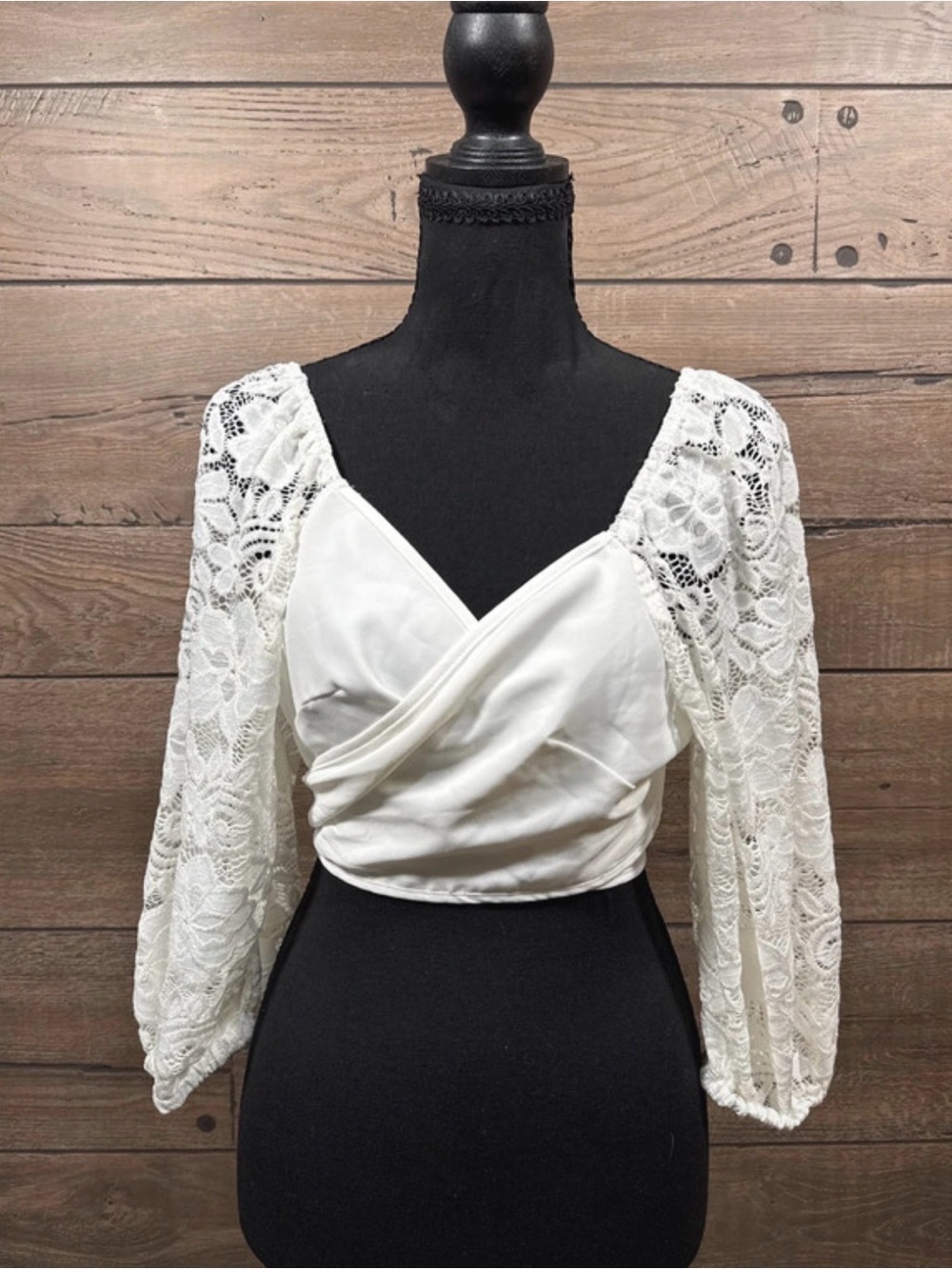 Source Unknown White Lace Long Sleeve Wrap Crop Top
